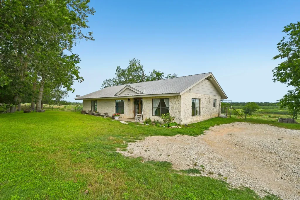 2051 County Road 448 Taylor TX 76574