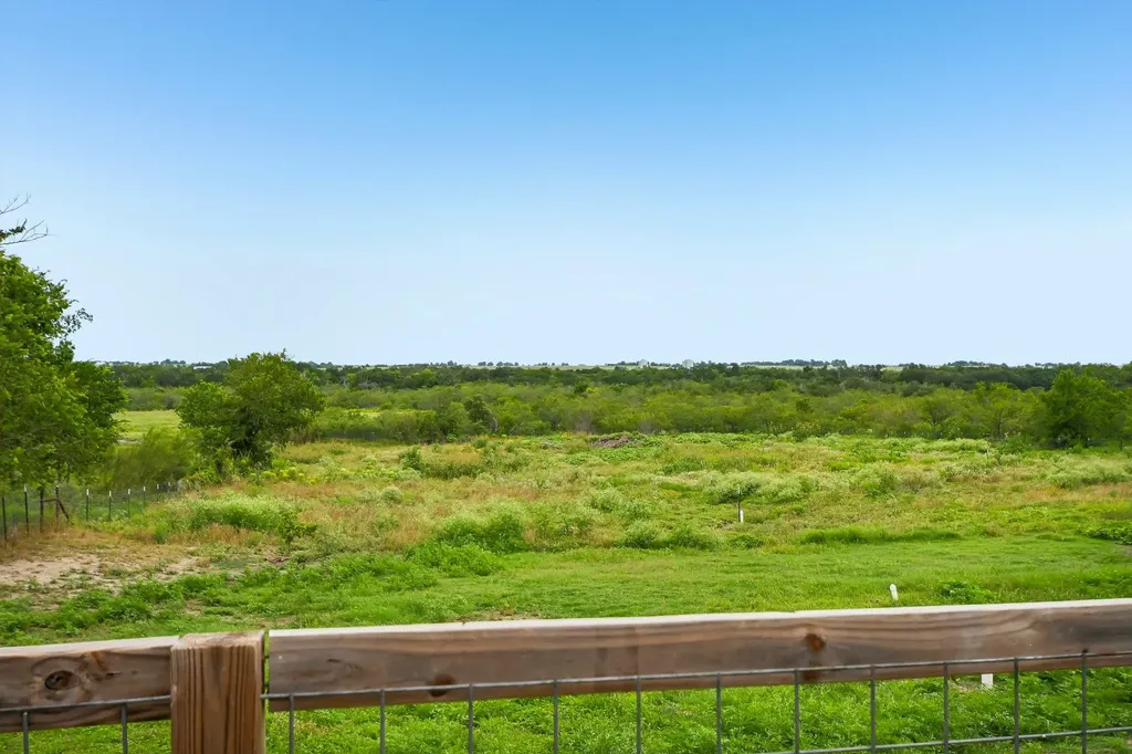 2051 County Road 448 Taylor TX 76574