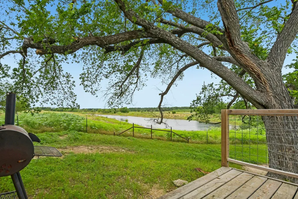 2051 County Road 448 Taylor TX 76574