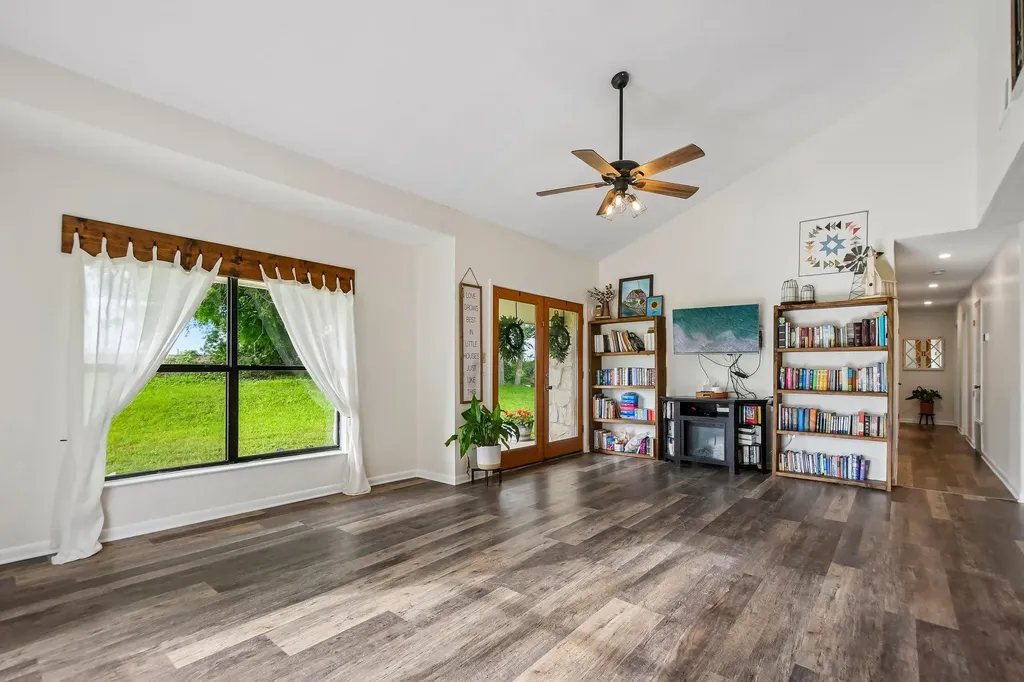 2051 County Road 448 Taylor TX 76574