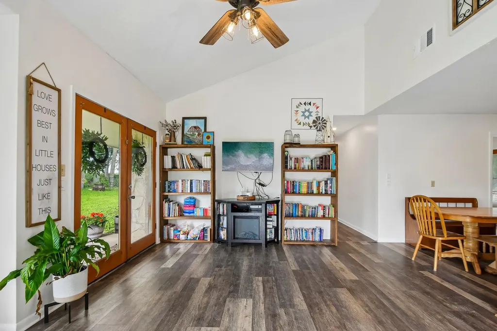 2051 County Road 448 Taylor TX 76574
