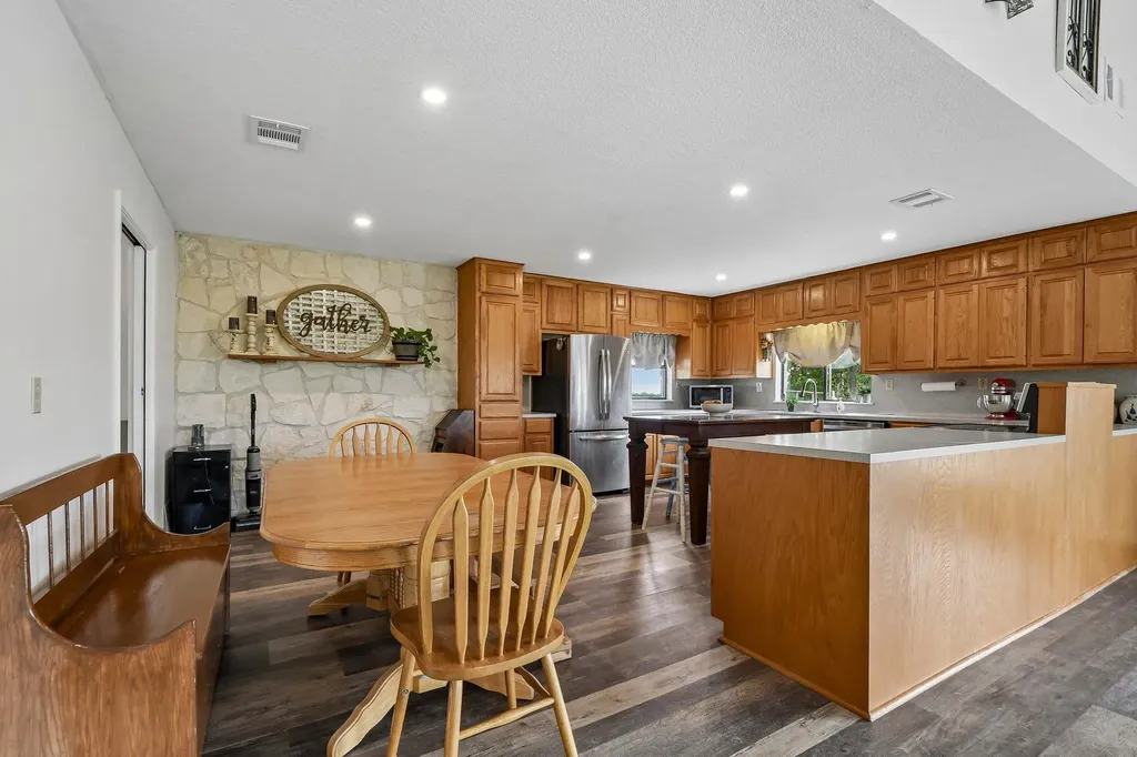 2051 County Road 448 Taylor TX 76574