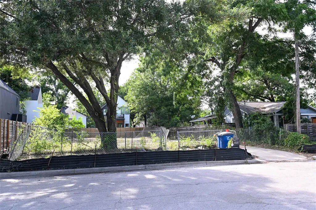 802 Maude Street Austin TX 78702