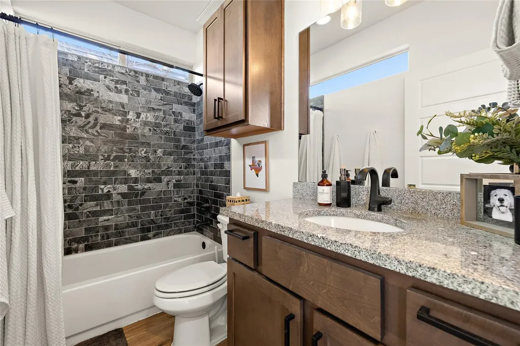 1402 Singleton Avenue Austin TX 78702