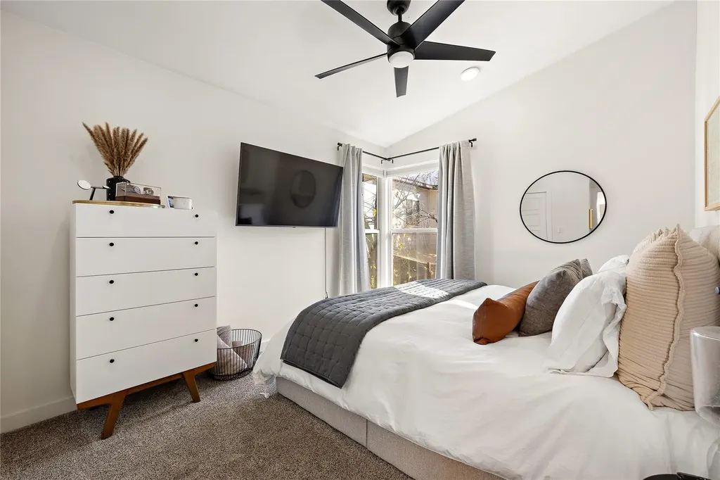 1402 Singleton Avenue Austin TX 78702