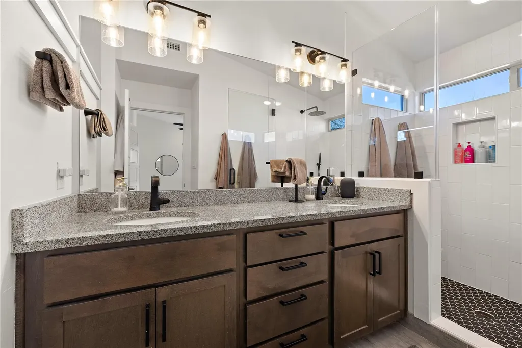 1402 Singleton Avenue Austin TX 78702