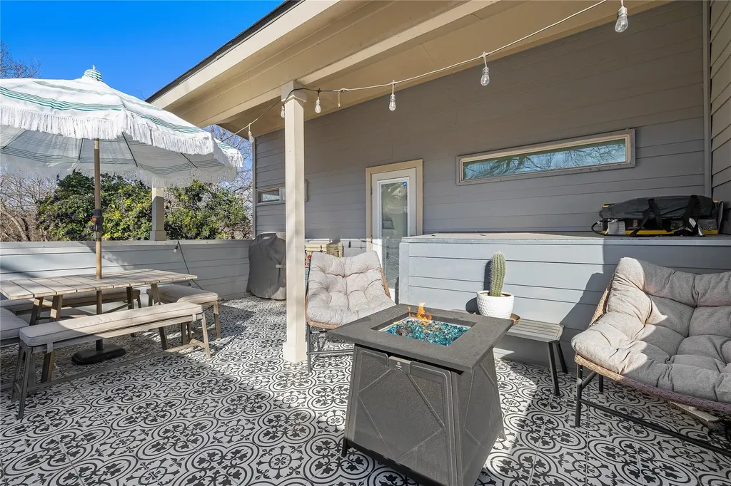 1402 Singleton Avenue Austin TX 78702