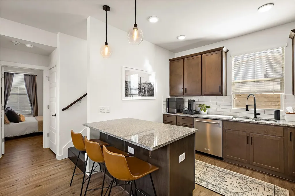 1402 Singleton Avenue Austin TX 78702