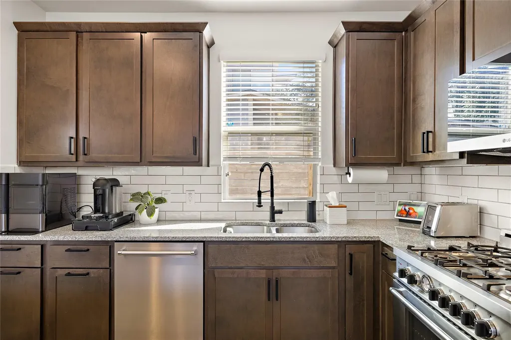 1402 Singleton Avenue Austin TX 78702
