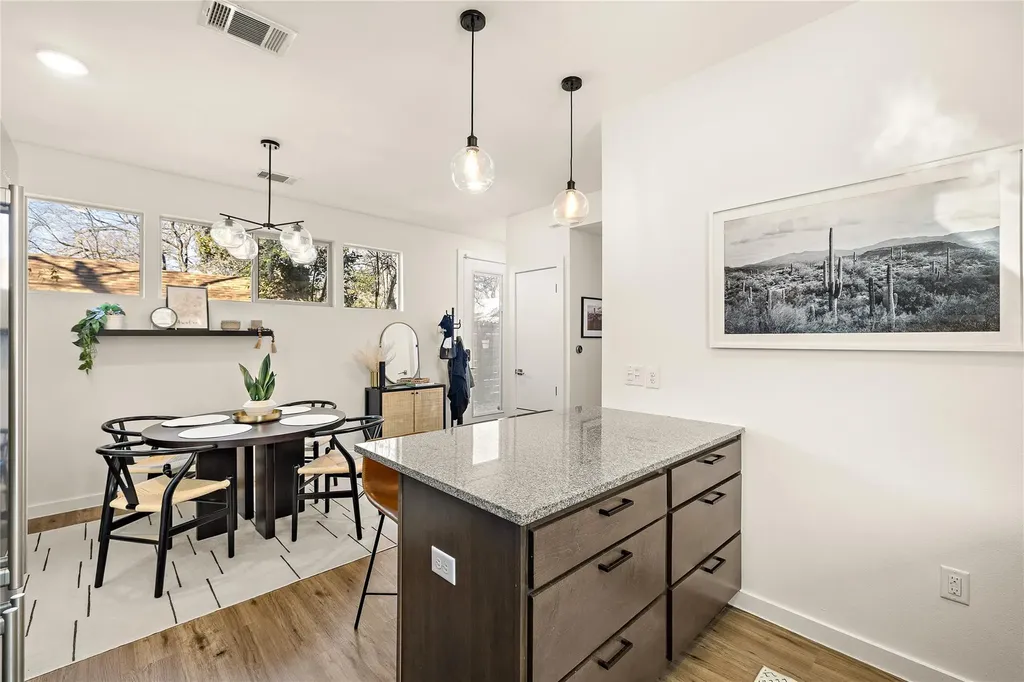 1402 Singleton Avenue Austin TX 78702