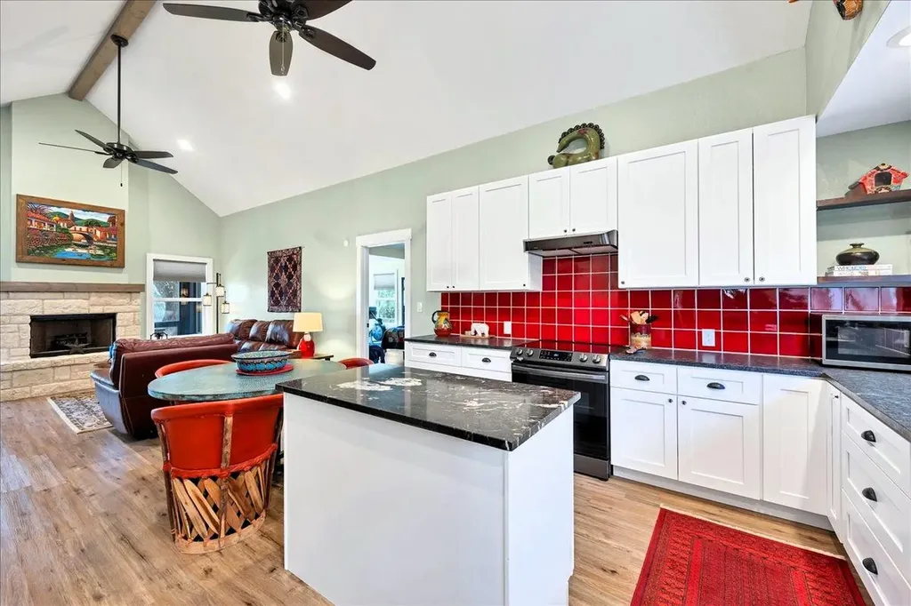 10502 W Lakeview Drive Jonestown TX 78645
