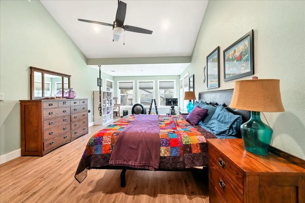 10502 W Lakeview Drive Jonestown TX 78645