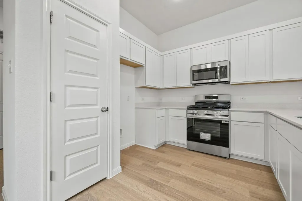 214 Hornet Street Elgin TX 78621