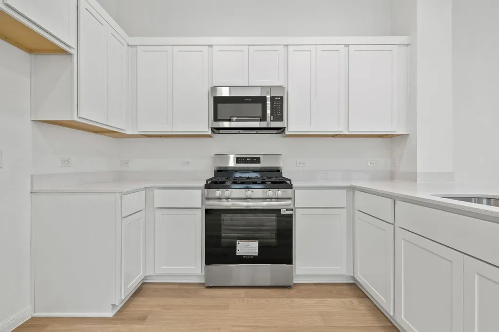 214 Hornet Street Elgin TX 78621