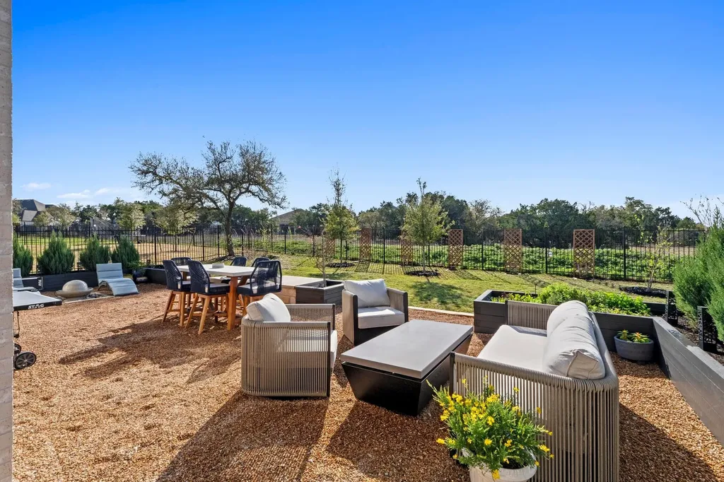 668 Two Creeks Lane Austin TX 78737