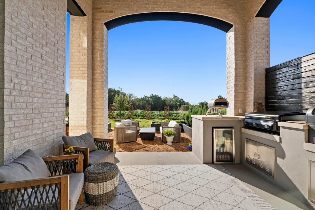 668 Two Creeks Lane Austin TX 78737