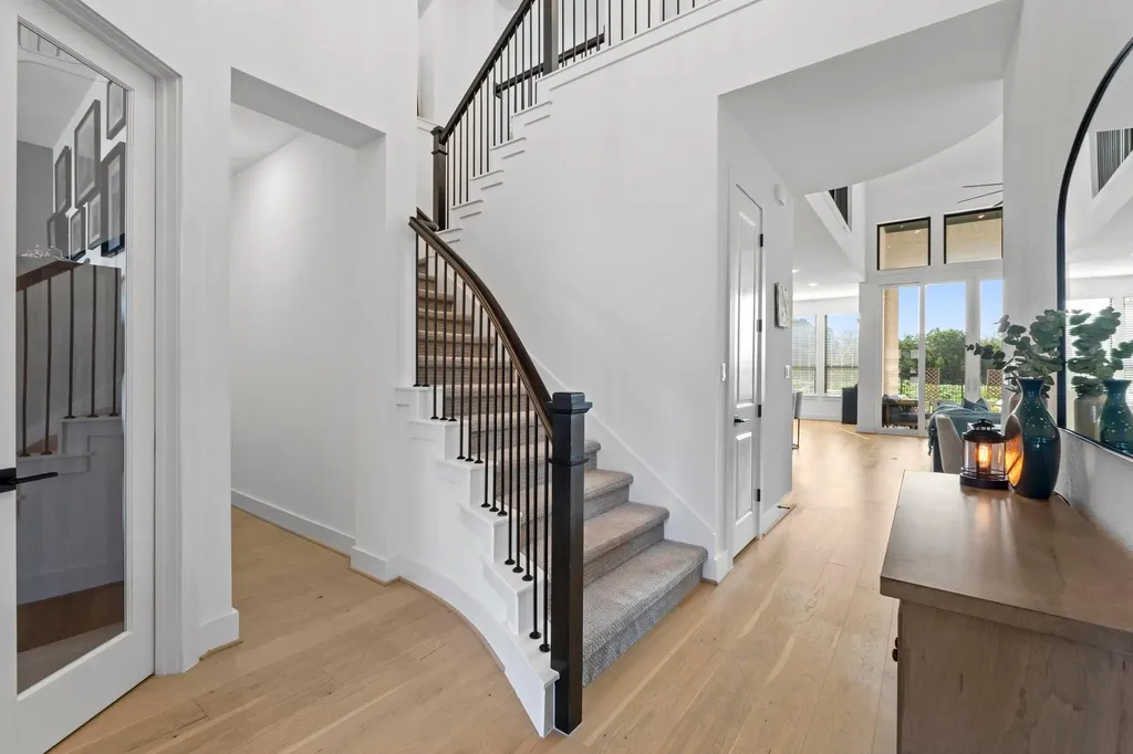 668 Two Creeks Lane Austin TX 78737