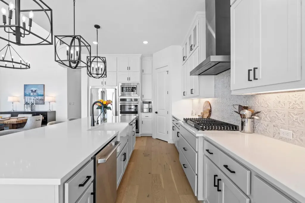 668 Two Creeks Lane Austin TX 78737