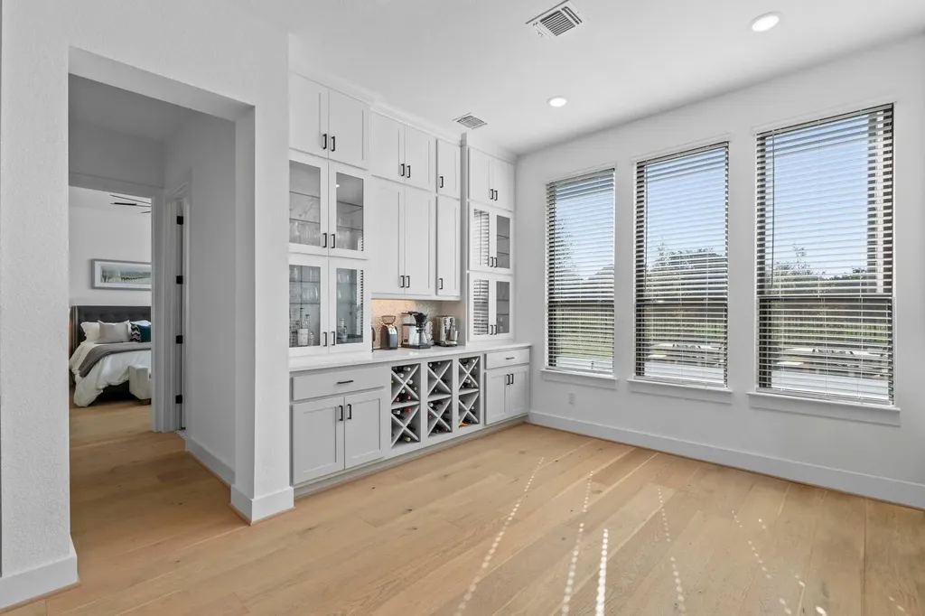 668 Two Creeks Lane Austin TX 78737