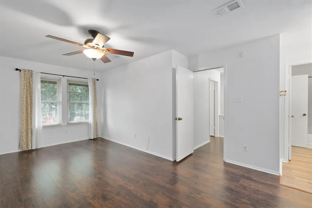 1015 E Yager Lane Austin TX 78753
