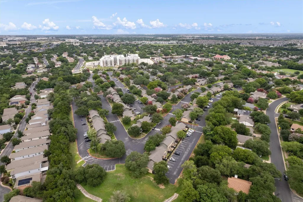 1015 E Yager Lane Austin TX 78753