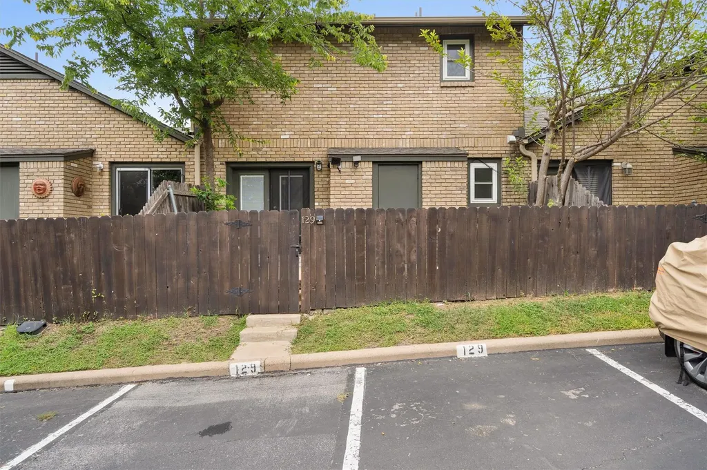 1015 E Yager Lane Austin TX 78753