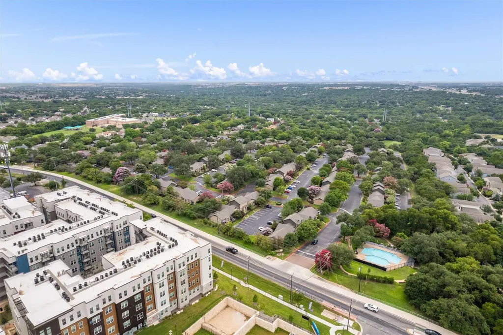 1015 E Yager Lane Austin TX 78753