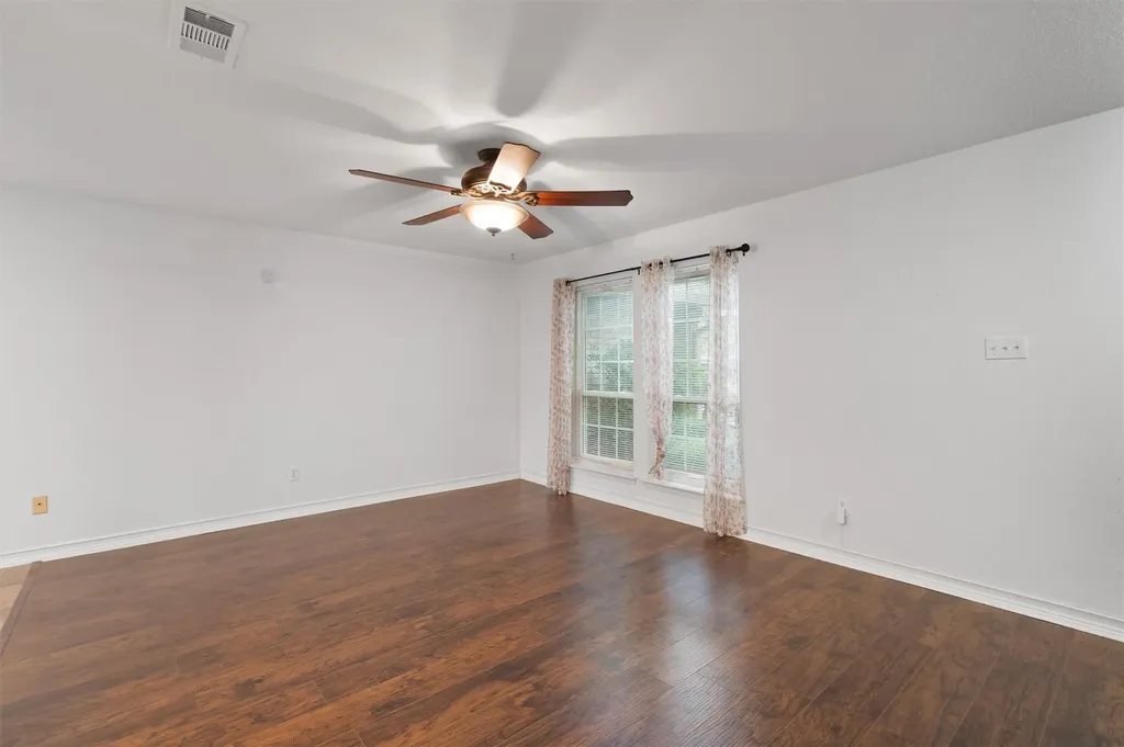 1015 E Yager Lane Austin TX 78753