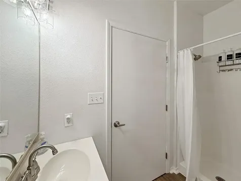 205 Woodridge Canyon Lake TX 78133