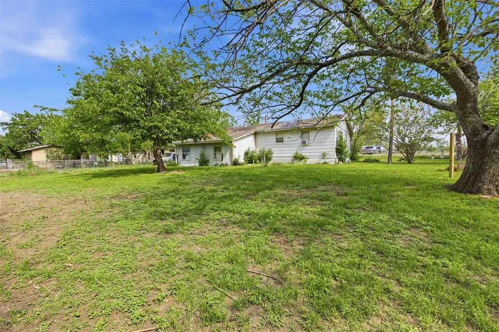 612 Lilac Way Kyle TX 78640