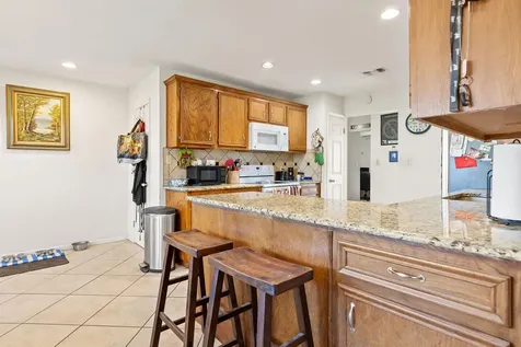 61 Family Circle Hutto TX 78634