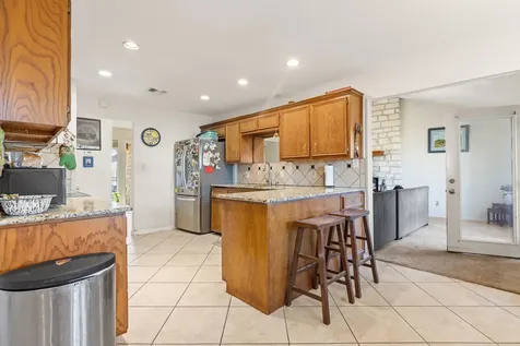 61 Family Circle Hutto TX 78634