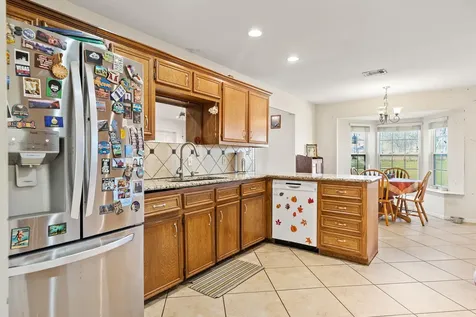 61 Family Circle Hutto TX 78634