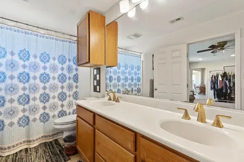 61 Family Circle Hutto TX 78634