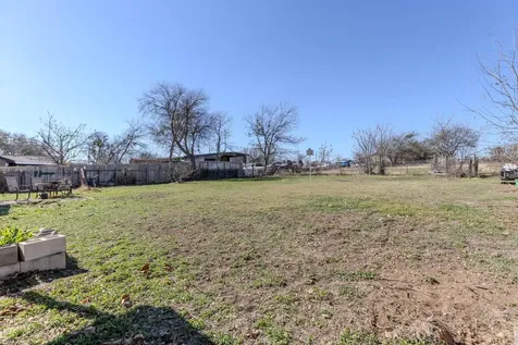 61 Family Circle Hutto TX 78634