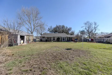 61 Family Circle Hutto TX 78634