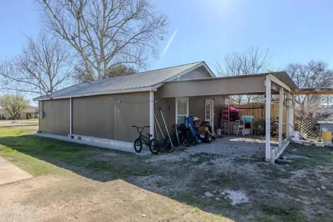 61 Family Circle Hutto TX 78634