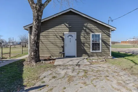 61 Family Circle Hutto TX 78634