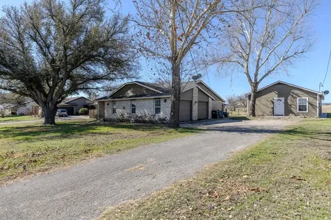 61 Family Circle Hutto TX 78634