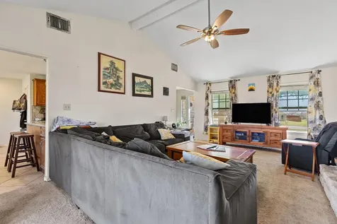 61 Family Circle Hutto TX 78634