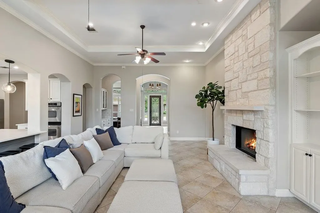 4709 Snake Eagle Cove Austin TX 78738