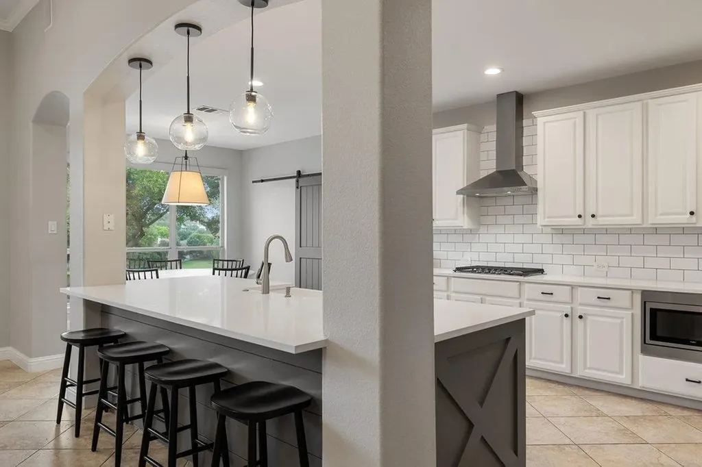 4709 Snake Eagle Cove Austin TX 78738