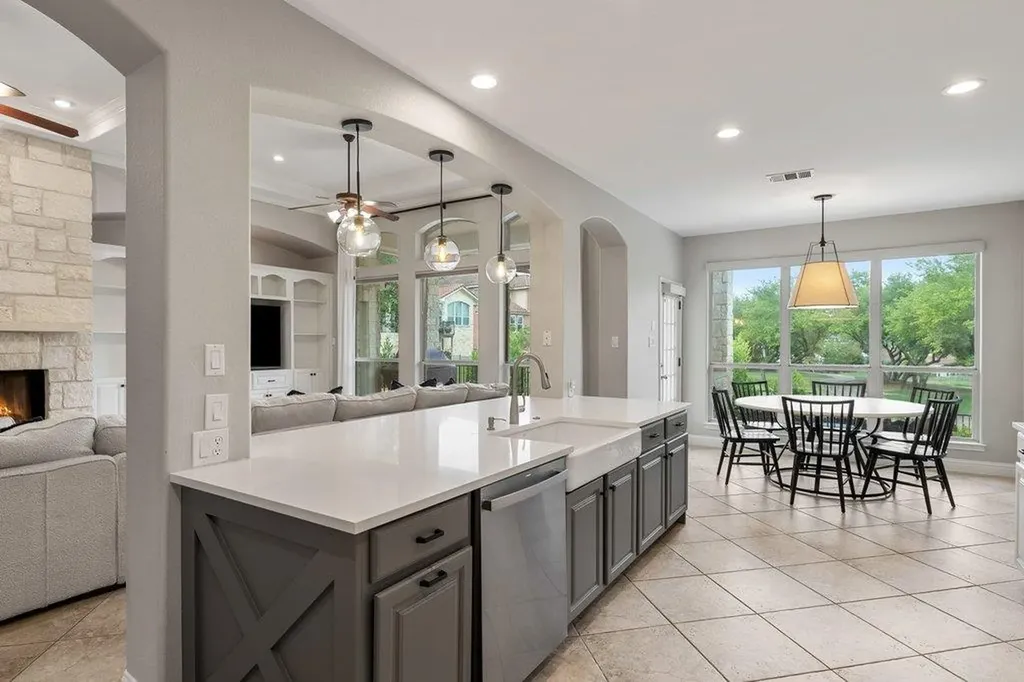 4709 Snake Eagle Cove Austin TX 78738