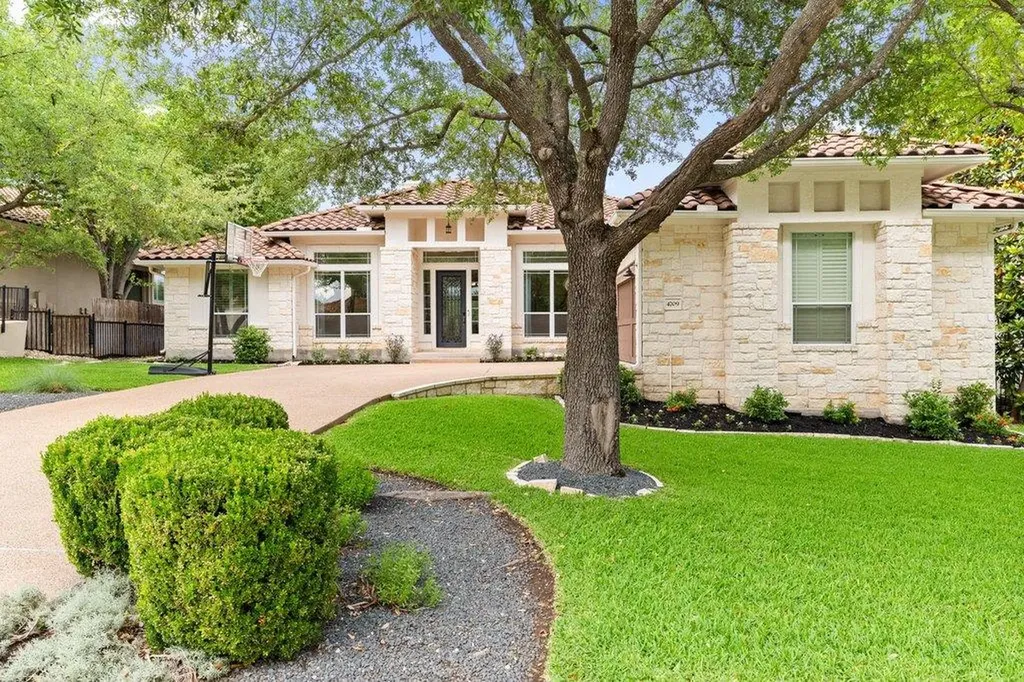4709 Snake Eagle Cove Austin TX 78738