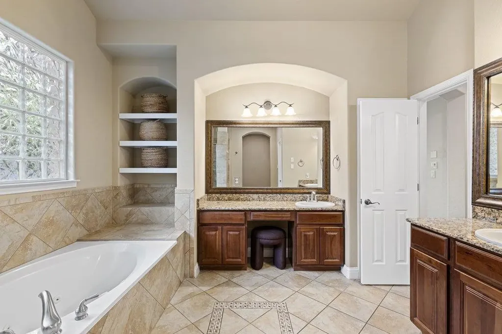 4709 Snake Eagle Cove Austin TX 78738