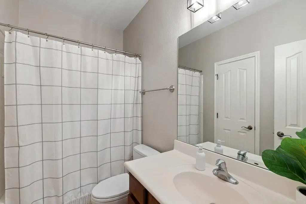 4709 Snake Eagle Cove Austin TX 78738