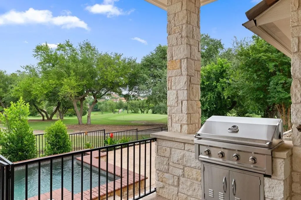 4709 Snake Eagle Cove Austin TX 78738