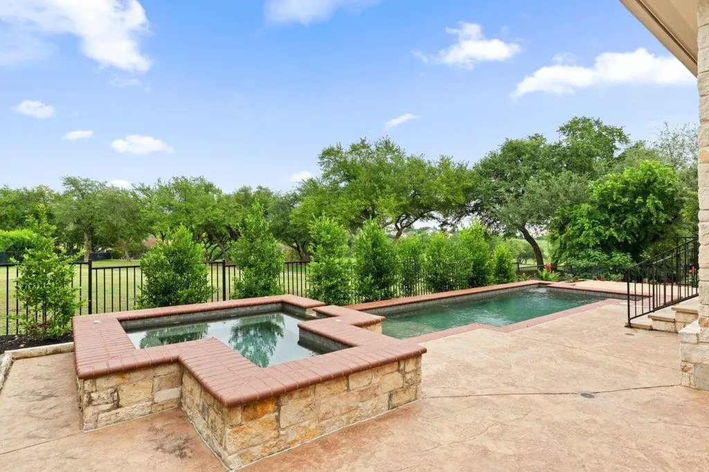 4709 Snake Eagle Cove Austin TX 78738