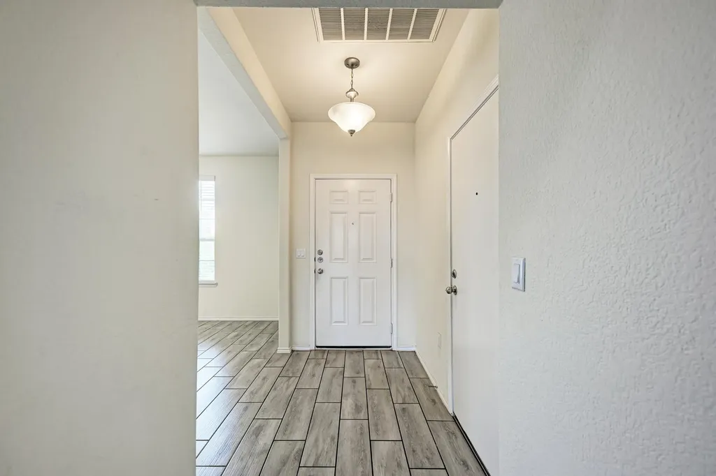 11809 Eragon Drive Austin TX 78754