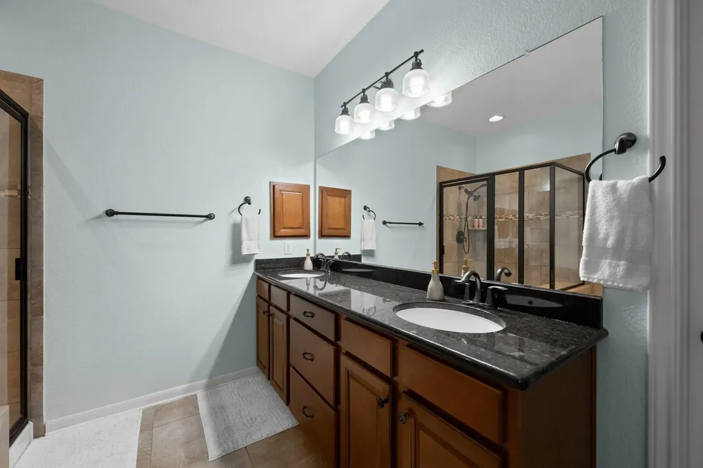 5025 Pyrenees Pass Bee Cave TX 78738